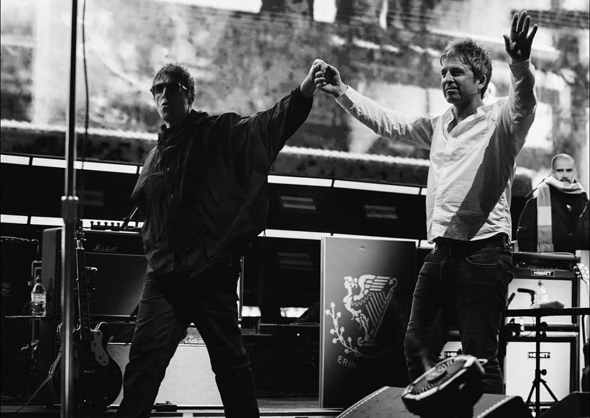 Oasis: Viviendo para siempre