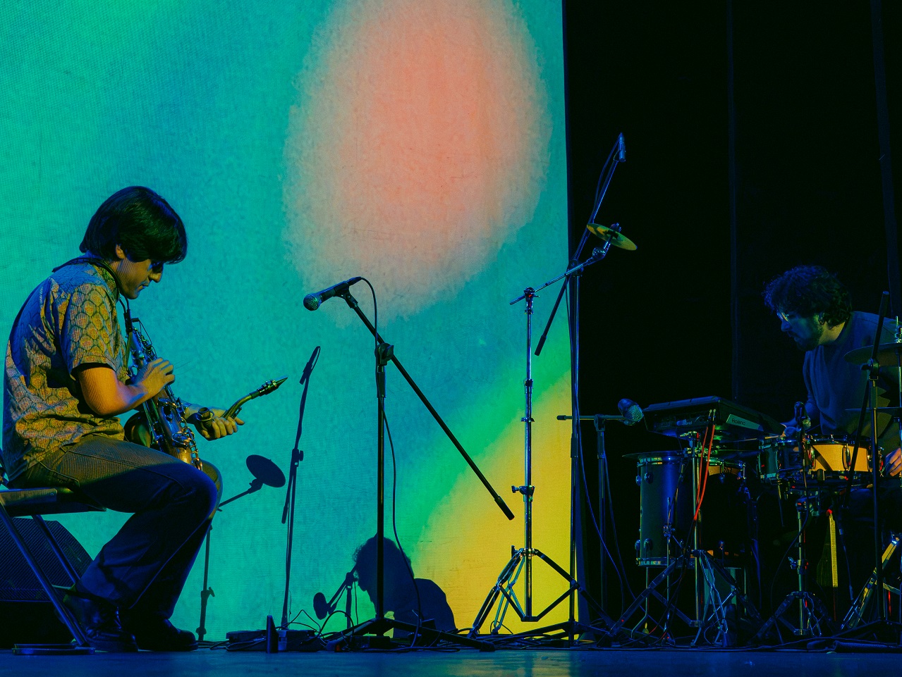  Dúo nacional 8frogs lanza su álbum debut con el Sello Narval