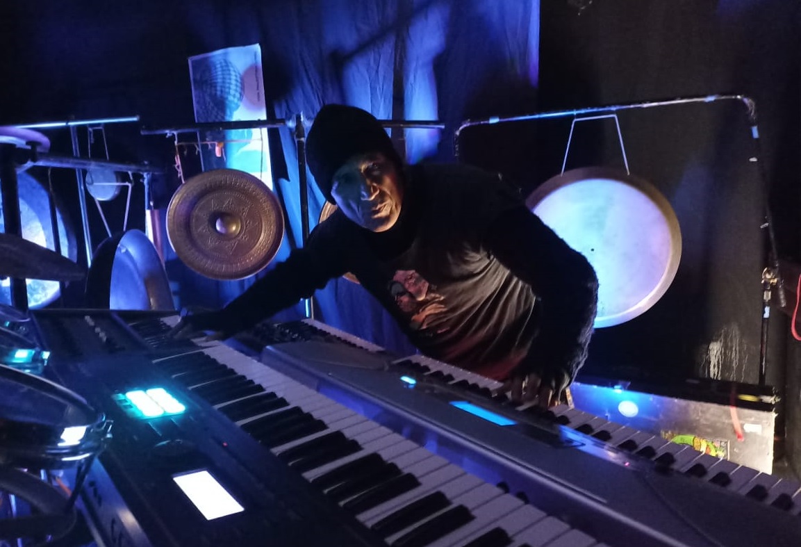 Juan Carlos Contreras de Agrupación Ciudadanos remata su residencia en disquería KYD