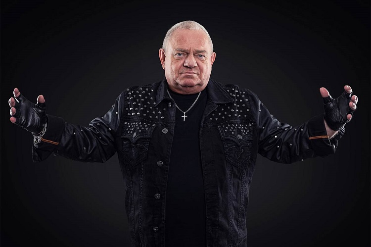 Concurso cerrado: Dirkschneider regresa a Chile interpretando ''Balls to the Wall''