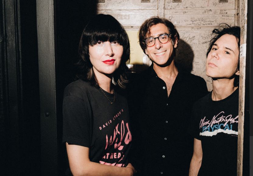 Yeah Yeah Yeahs lanza nuevo álbum en vivo