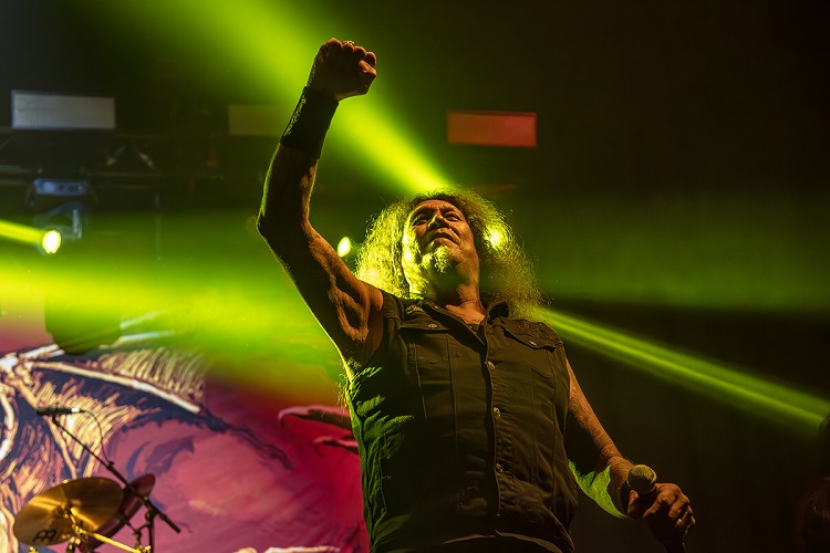 Testament: Un aplastante pasado y presente