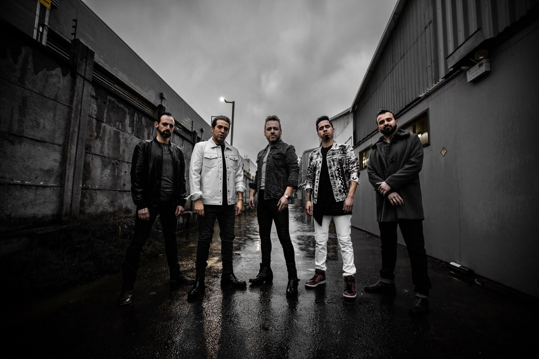 Aisles revela su nuevo single 'Anywhere' y anuncia sesión de escucha de ''Irrationally'' en Santiago 