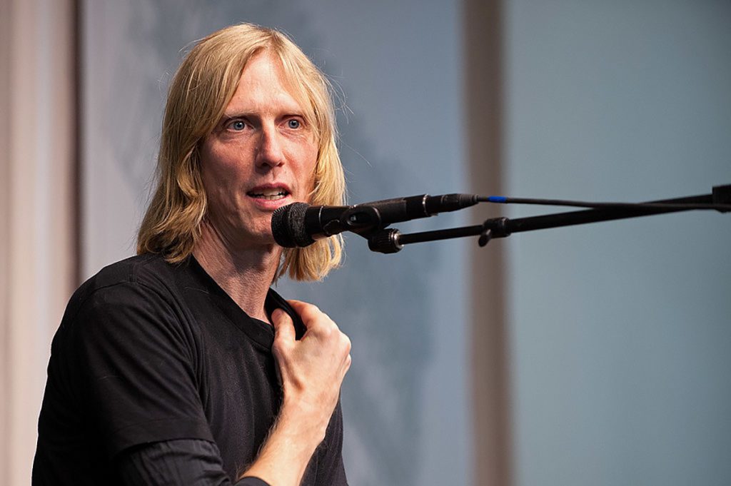Eric Erlandson: Entre poesía, música y Kurt Cobain