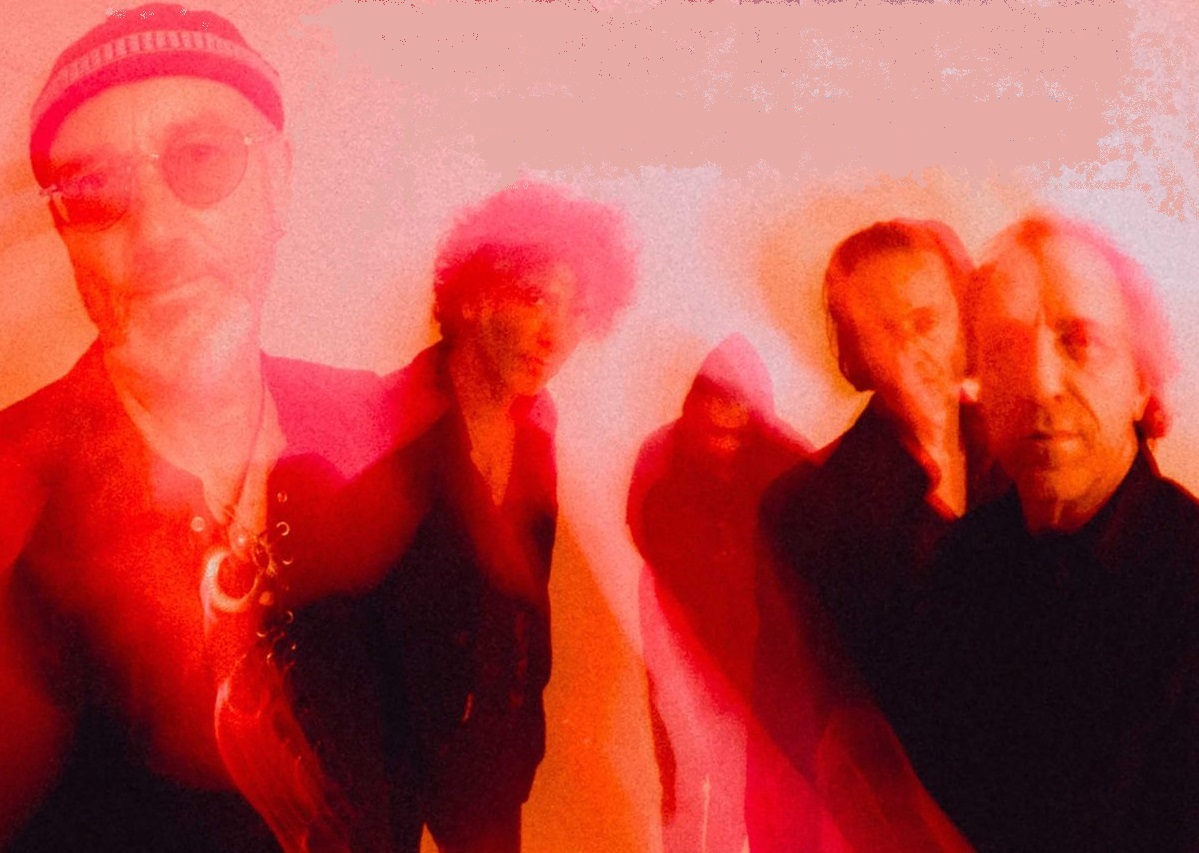 Gong adelanta su próximo álbum con el single/video 'Stars In Heaven'