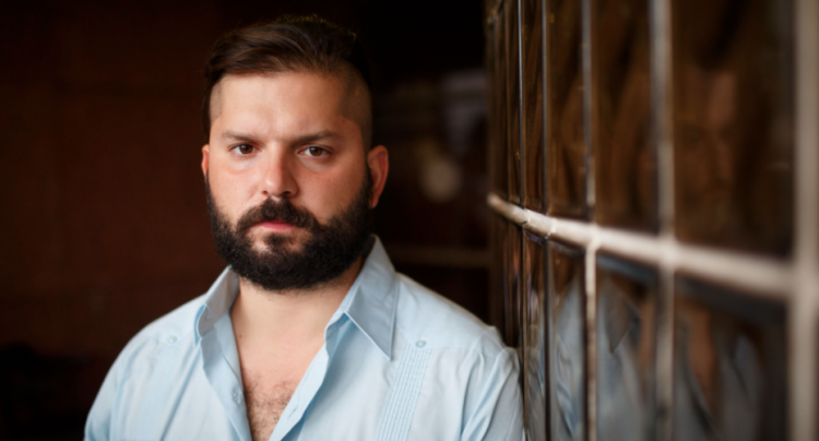 La sombra de la convicci�n: Gabriel Boric a ras de piso