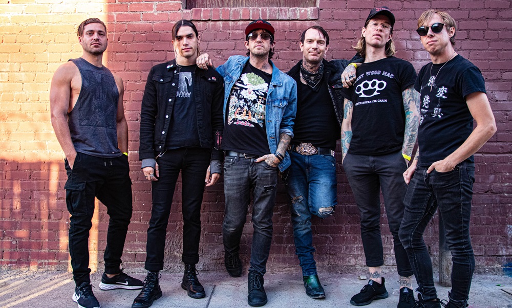 Alesana confirma su regreso a Chile