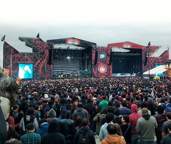 Santiago Gets Louder: T�mpanos rotos, energ�a a tope