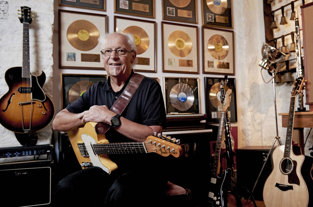 Martin Barre prepara su autobiografía "A Trick of Memory"