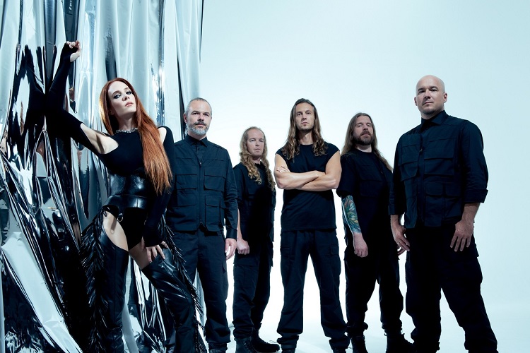 Epica: "Tienes que tocar lo que los fans quieren escuchar"