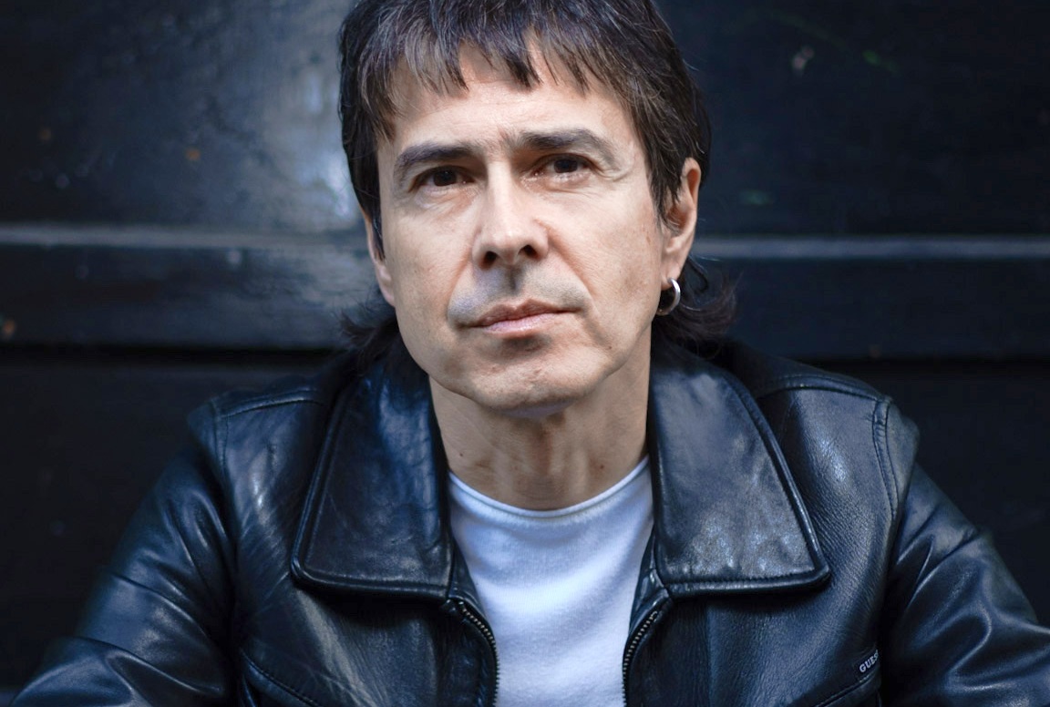 Francisco González presenta su ''Expansión en el Caos''