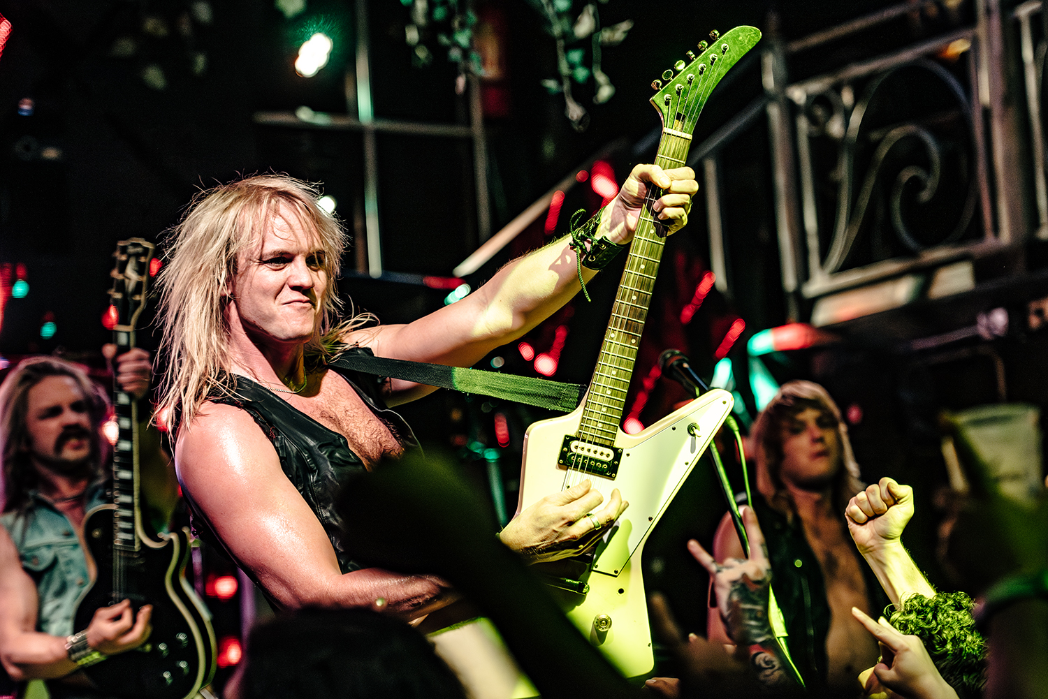 Enforcer: Acero sueco para cortar la semana