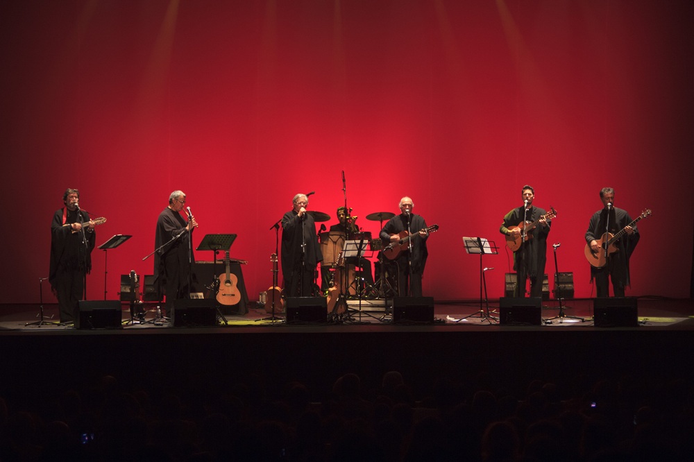 Quilapayún prepara su gira de la "Cantanta Santa María"