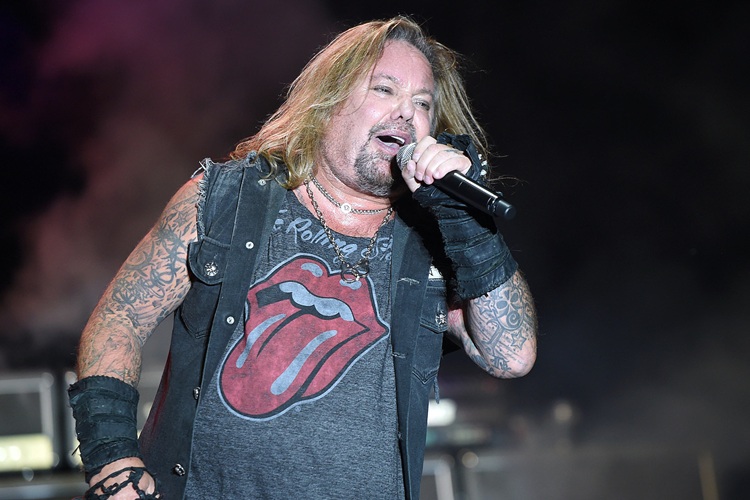 Vince Neil reveló haber sufrido cuatro derrames cerebrales