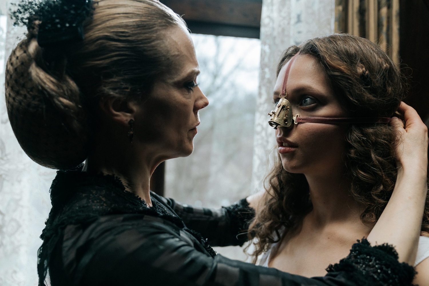 La Hermanastra Fea: el lado oscuro del deseo de ser perfecta