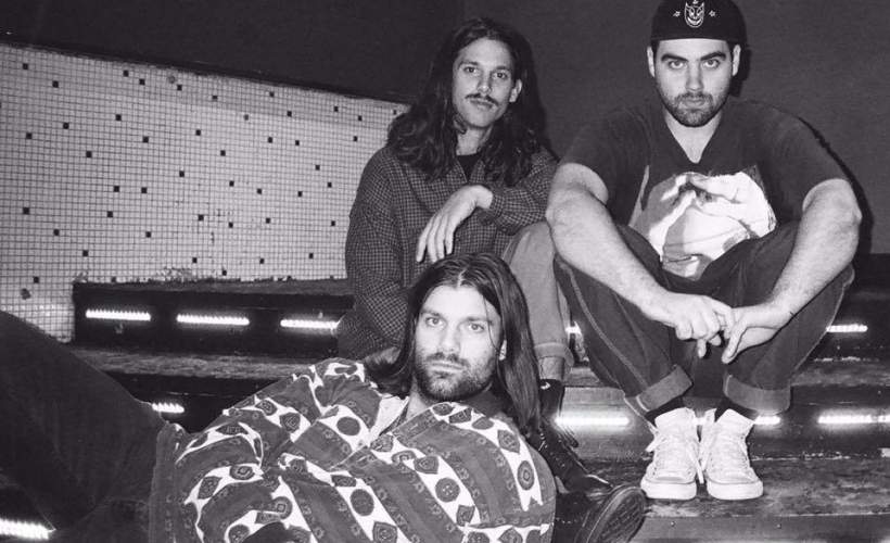 Turnover pospone su debut en Chile