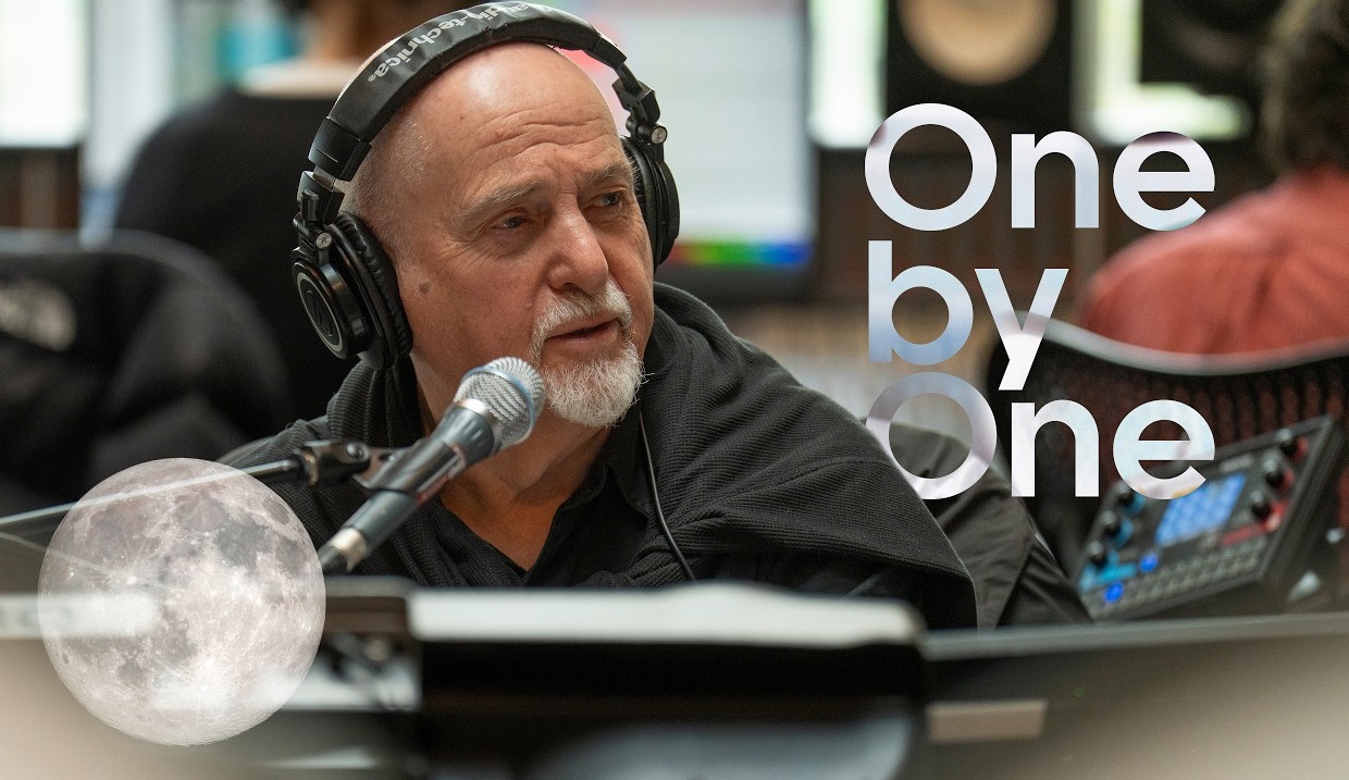 Nuevo single de Peter Gabriel reintroduce su personaje Mozo en ''o\i''