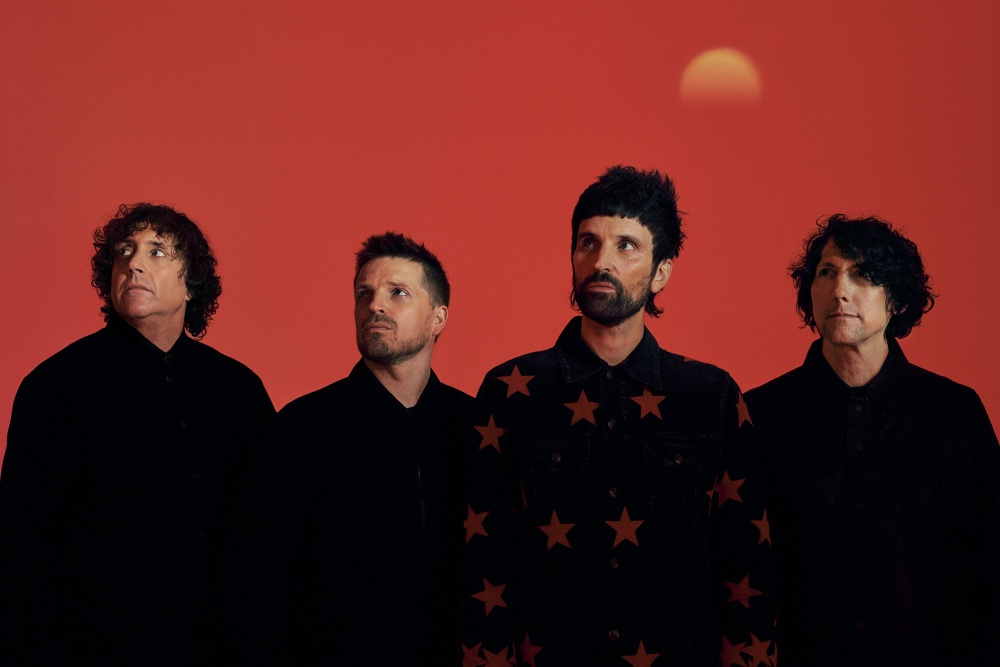 Kasabian lanza nuevo single y retrasa la salida de ''Act III''