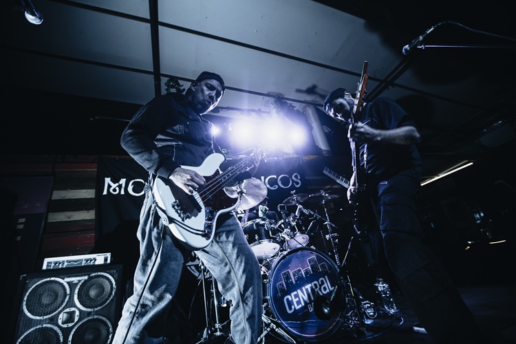 Monjes Blancos presenta cover en vivo a A.N.I.M.A.L.