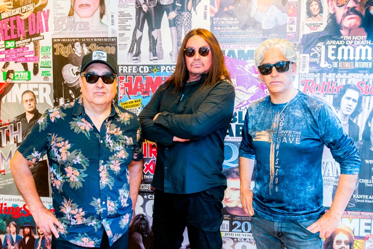 Domic estrena 'The Shadows of the Road'