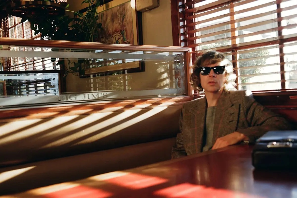Beck continúa presentando material de ''Ride Lonesome''