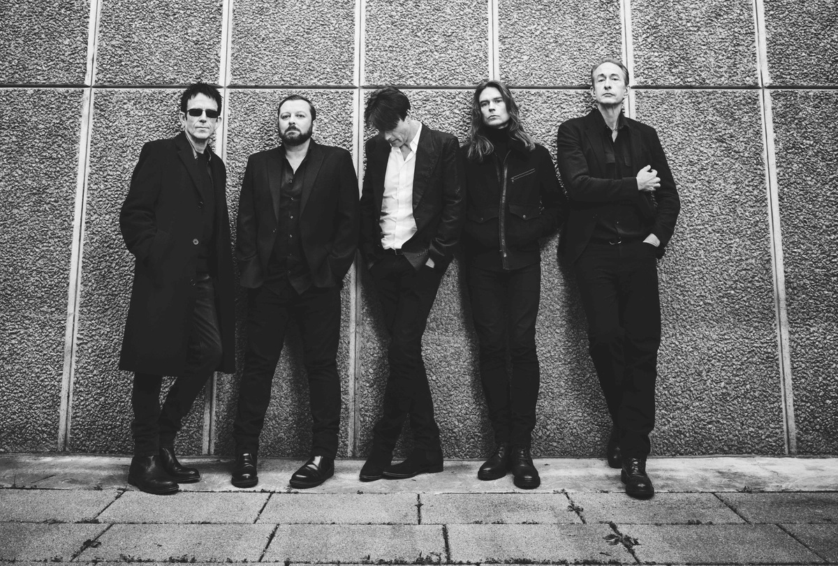 Revela tu verdadero yo: Suede presenta nuevo single