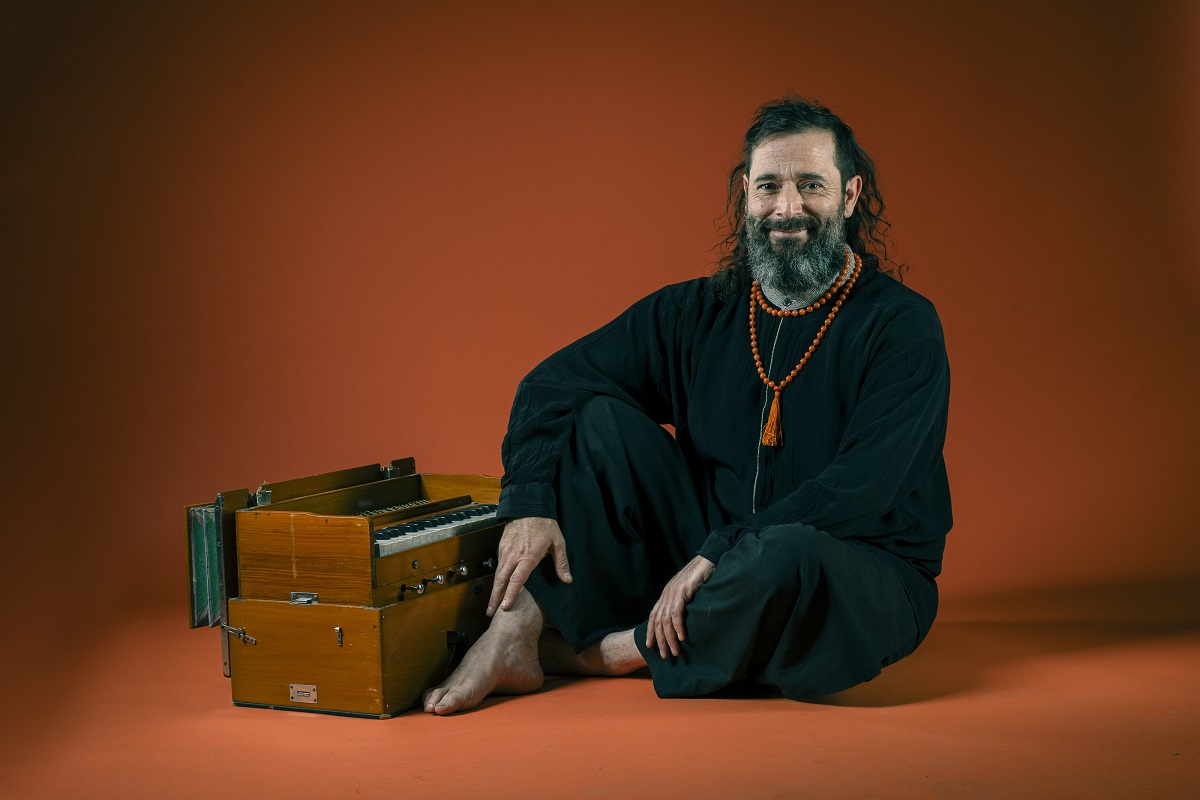 Subhira y Mundovivo: El alma de las músicas del mundo en Chile