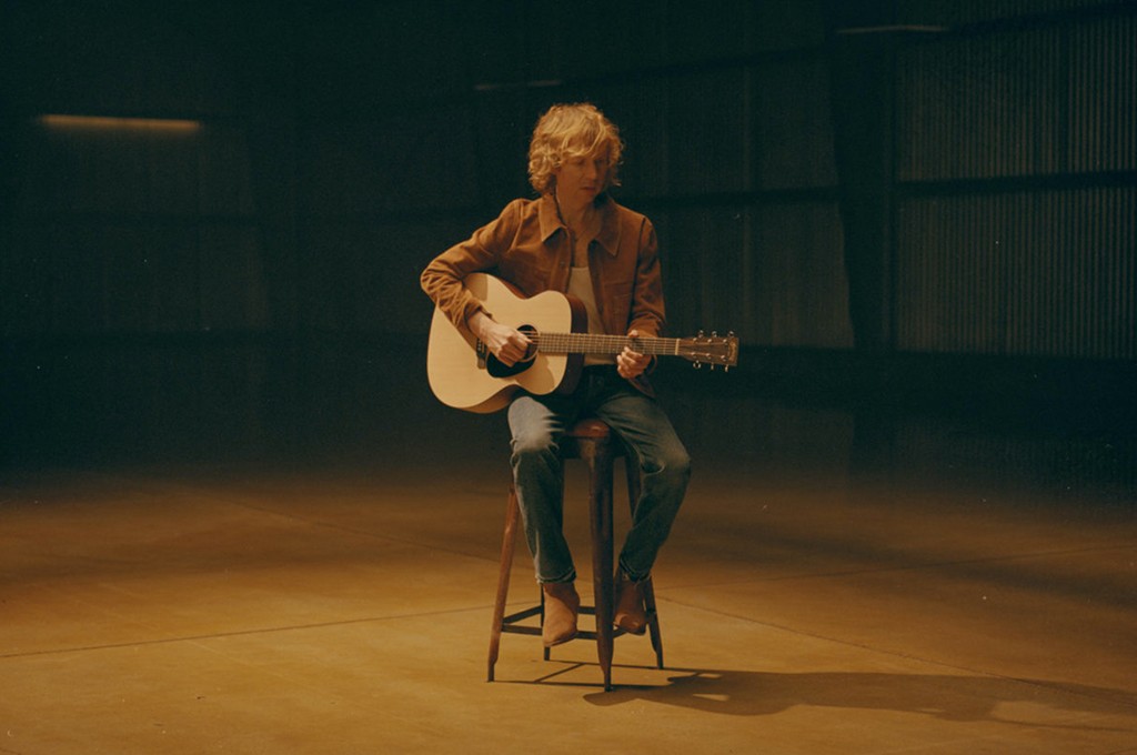 En plan acústico: Beck lanza nueva canción
