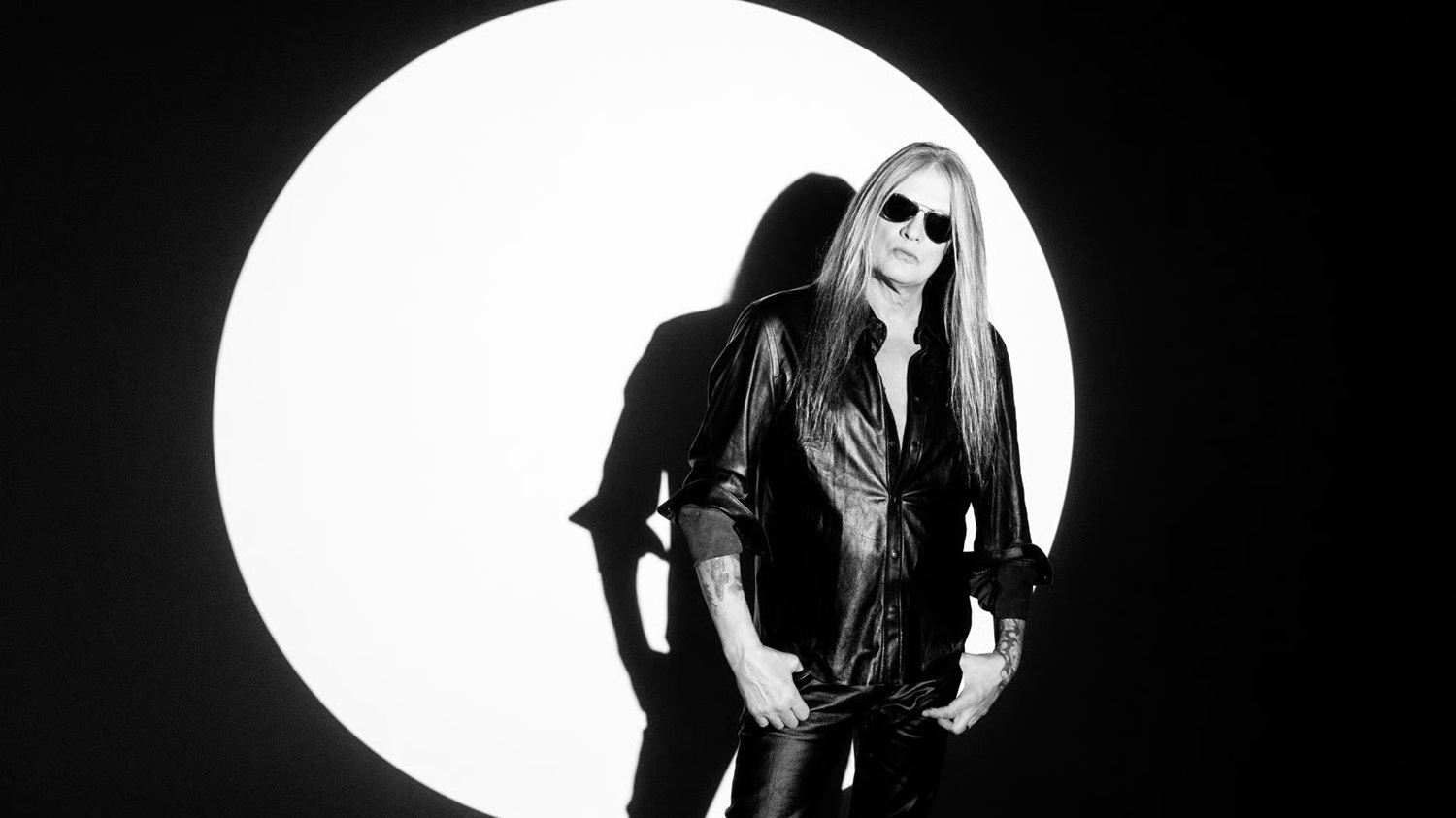 Sebastian Bach toma el micrófono en Twisted Sister