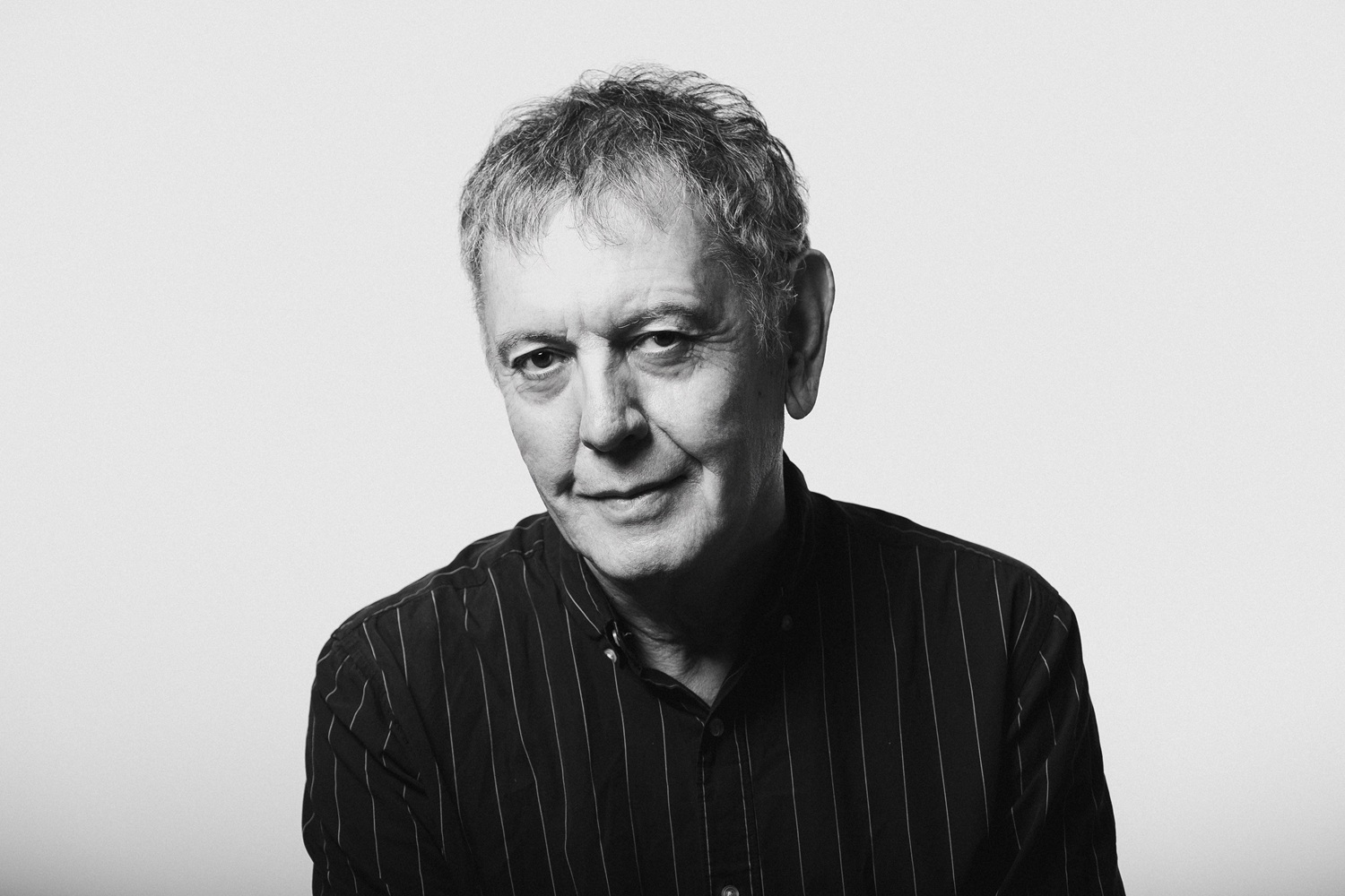 Junto a Claudio Valenzuela: Carlos Cabezas lanza nueva versión de 'El Frío Misterio'