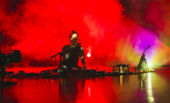 Valentina Maza lanza "Al Viento - Viola + Fx" junto a Sofía Balbontín y Eli Wewentxu 