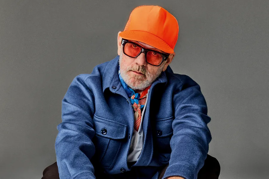 Michael Stipe recluta a Travis Barker, Josh Klinghoffer y más en nueva canción