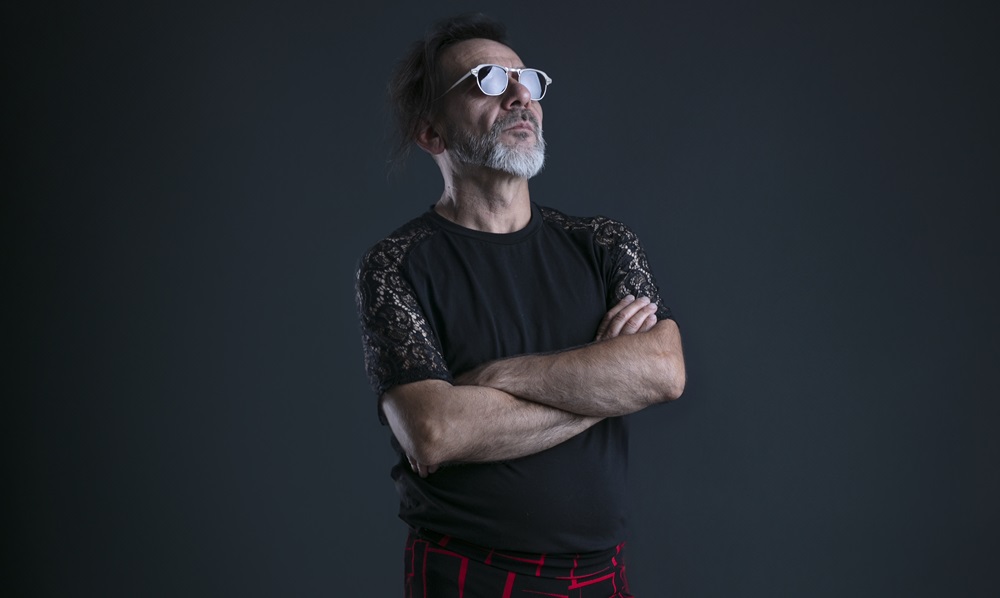 Tata Barahona anuncia la salida del vinilo 