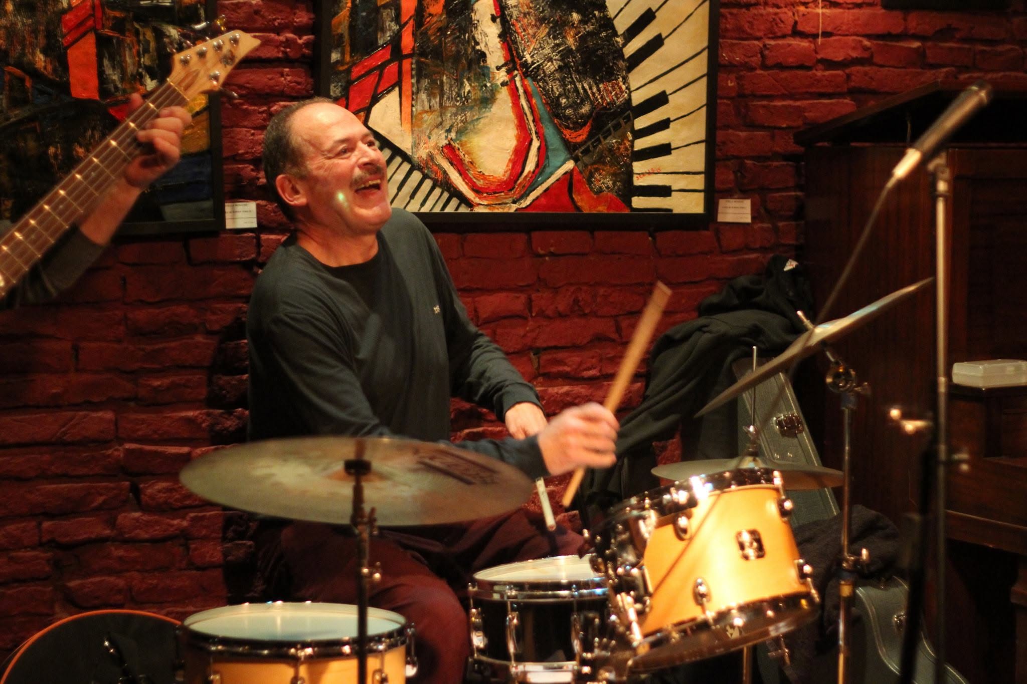 Fallece Carlos Riganti, hist�rico baterista de Alas y figura clave del rock argentino