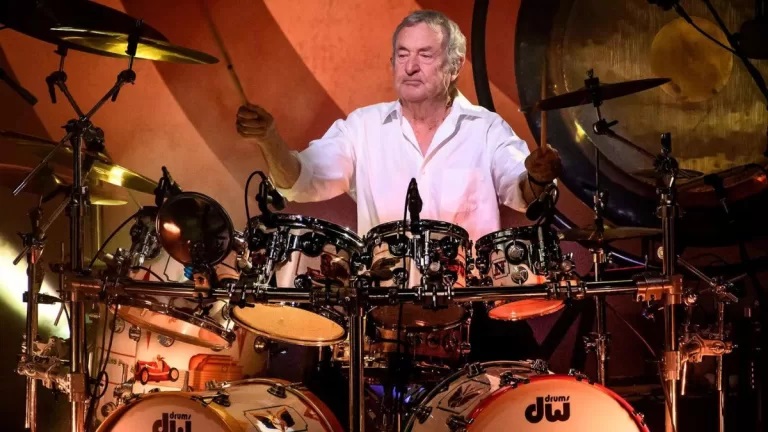 Nick Mason reuniría a Pink Floyd a través de IA