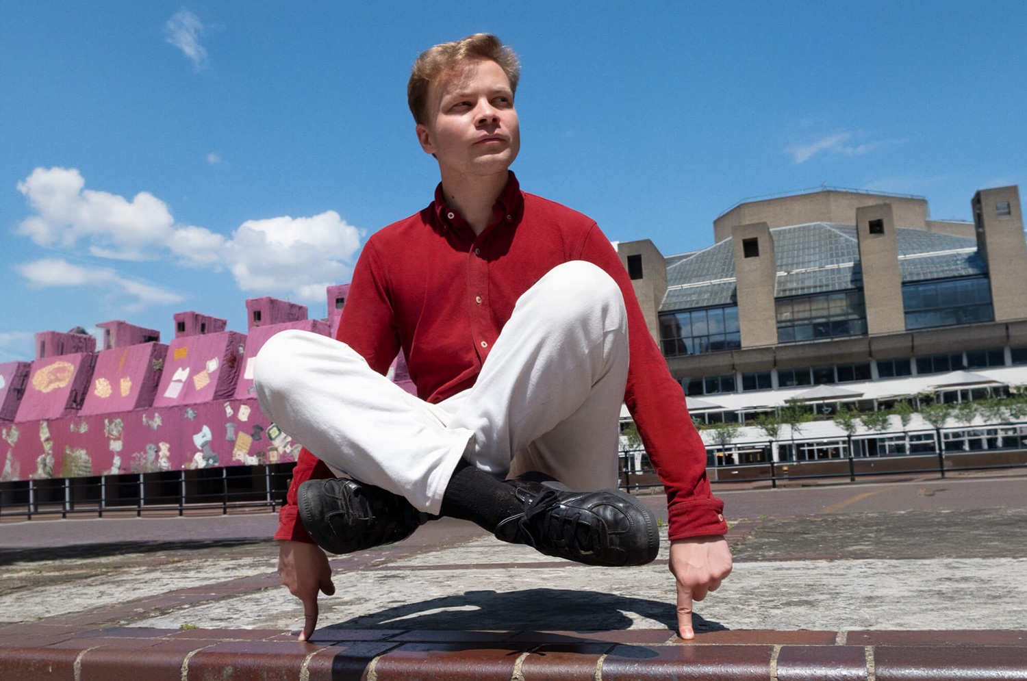 Visita de Geordie Greep cambia de recinto