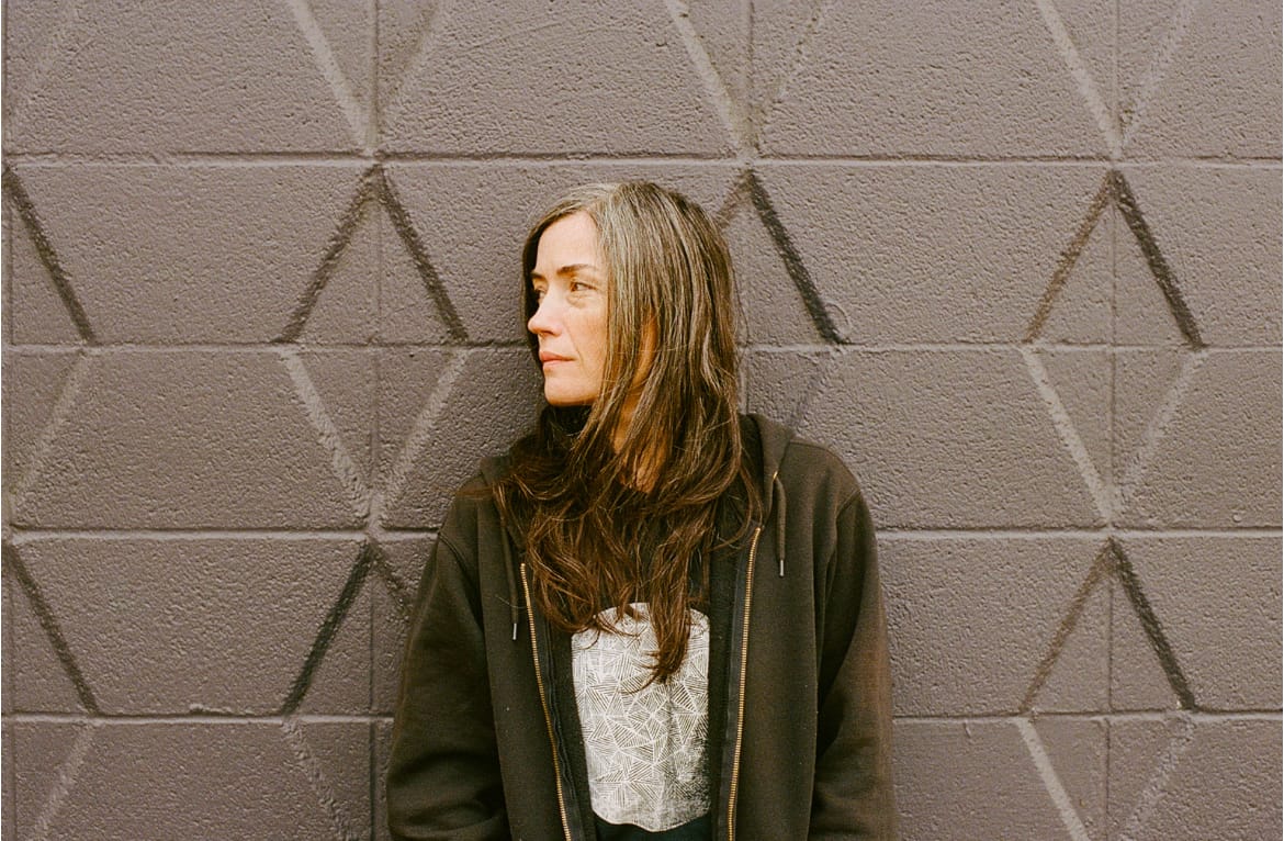 Grouper confirma su debut en Chile