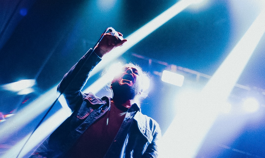 Kuervos del Sur: estar contigo en lágrima y suspiro