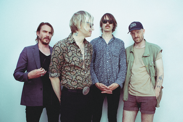 Refused: Frecuencias de un adiós