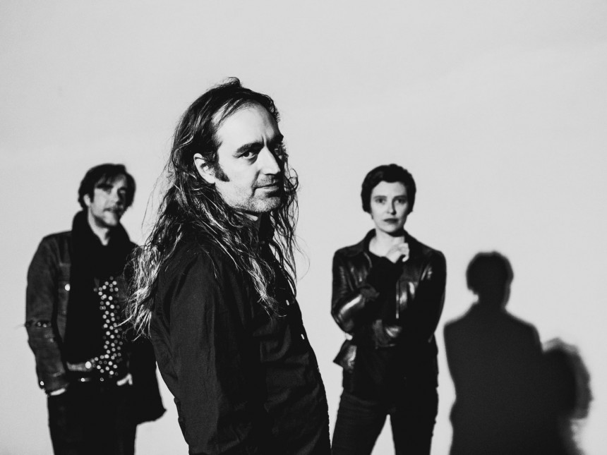 A Place To Bury Strangers: ''Muchos de mis conciertos favoritos son los que fueron una locura''