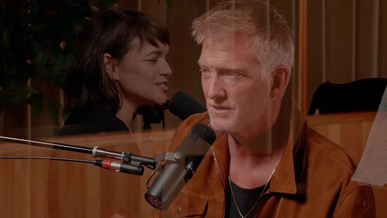 Video: Josh Homme y Norah Jones versionan clásico de Sinatra