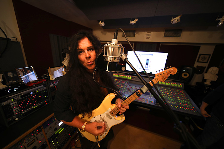 Yngwie Malmsteen: Prepárate para la guerra