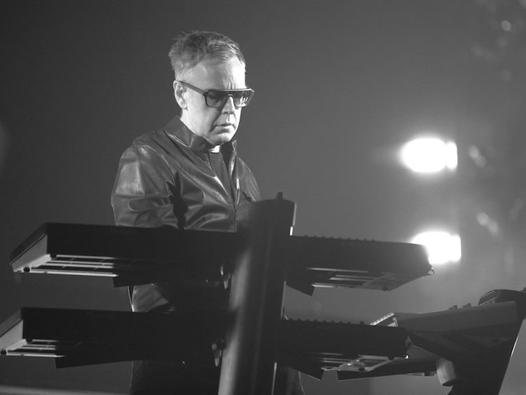 Andy Fletcher: Ni maestro ni sirviente