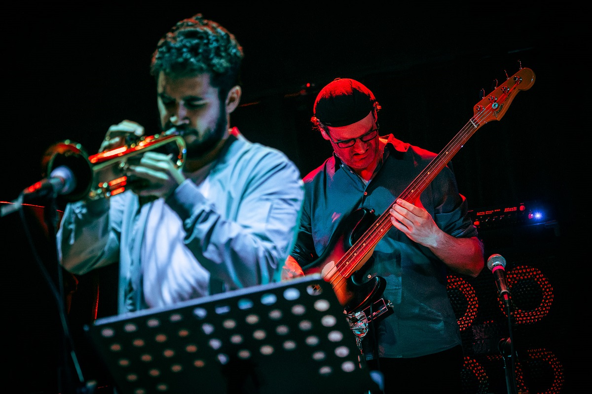 Melt Trio + 60 Miles: noche de contrastes