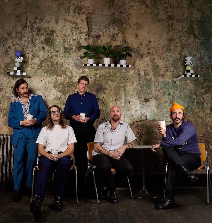 Idles: El amor dentro del caos