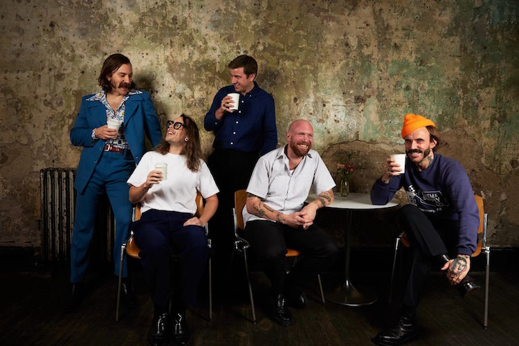 Idles: El amor dentro del caos