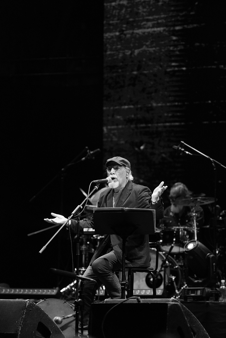 Congreso celebra con su gente