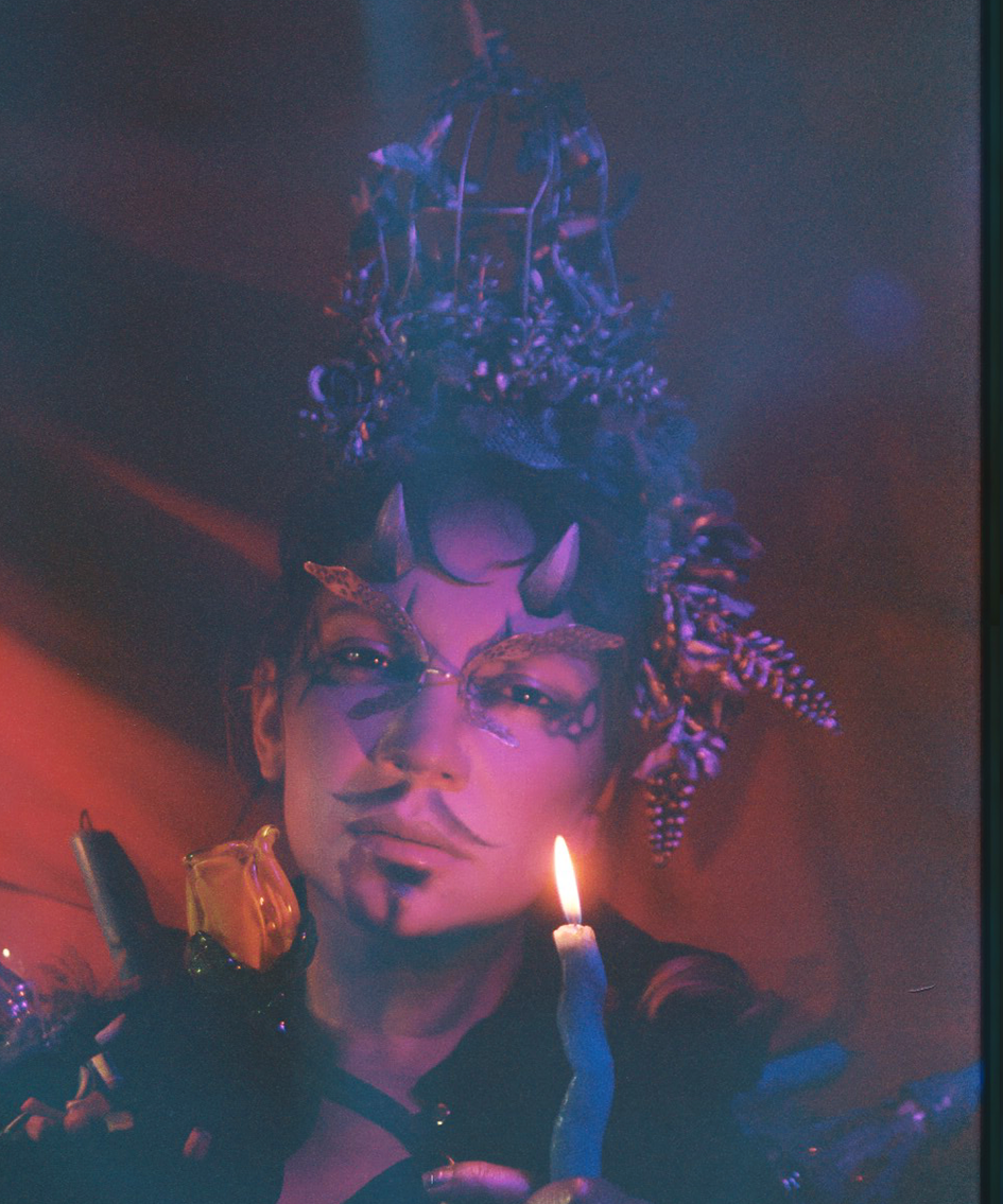 Chini.png: Sin medir palabras