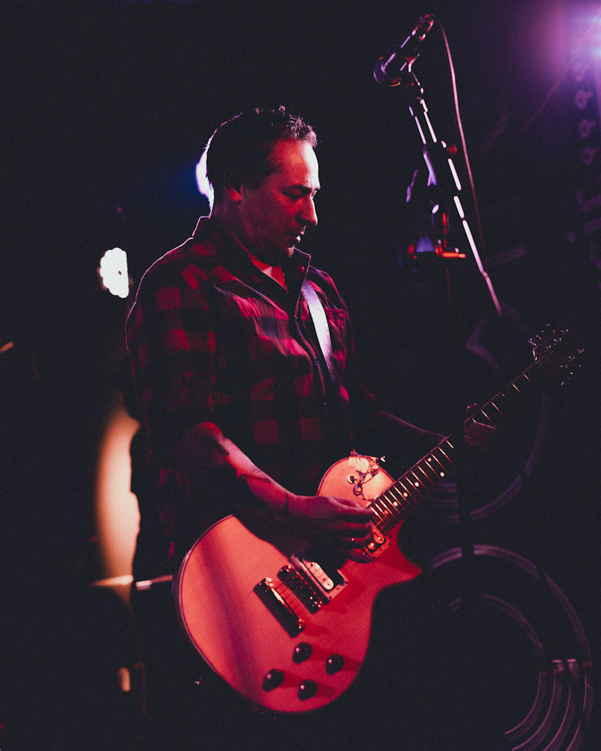 Fiskales Ad-Hok: La fuerza del Punk que nunca muere