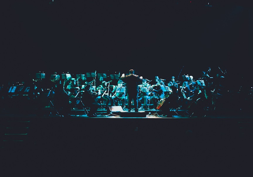 The League of Crafty Guitarists & Orquesta de Cámara de Santiago: circulaciones y curvas peligrosas